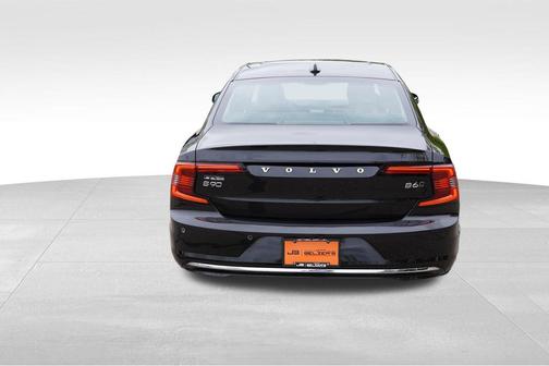 Onyx Black Metallic 2023 Volvo S90 B6 Plus