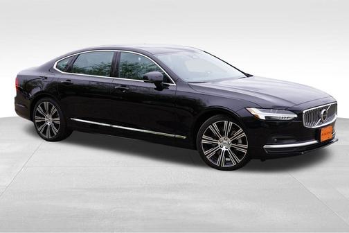 Onyx Black Metallic 2023 Volvo S90 B6 Plus