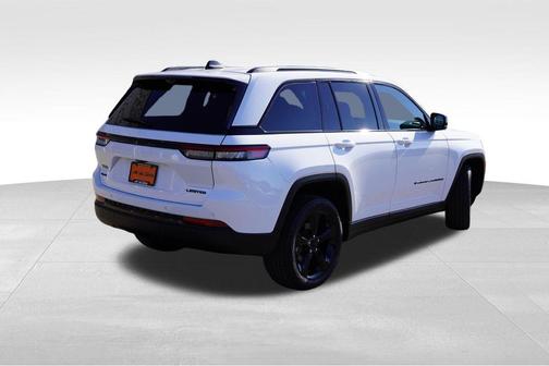 Bright White Clearcoat 2024 Jeep Grand Cherokee Limited