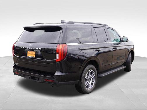 Agate Black Metallic 2025 Ford Expedition Active