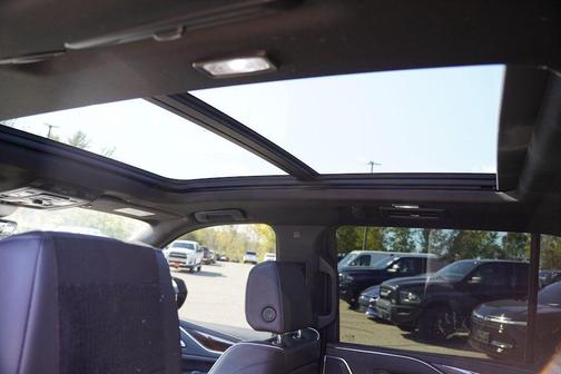 2022 Cadillac Escalade ESV Premium Luxury