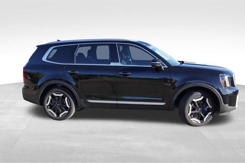 Ebony Black 2023 Kia Telluride S