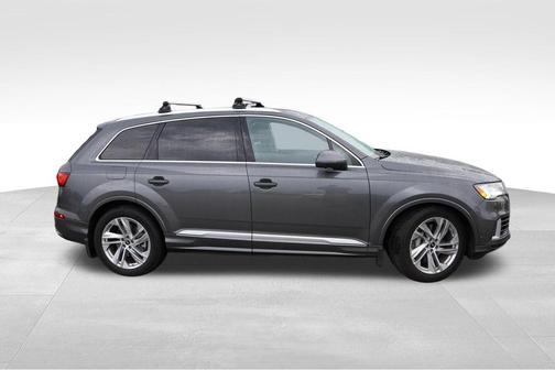 Samurai Gray Metallic 2023 Audi Q7 55 Prestige