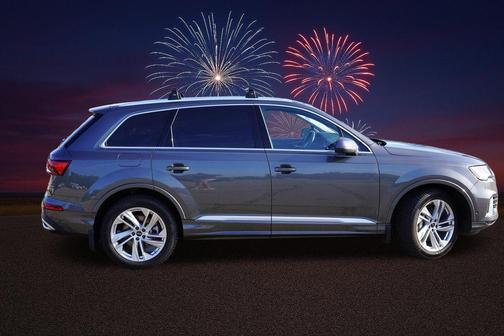 Samurai Gray Metallic 2023 Audi Q7 55 Prestige