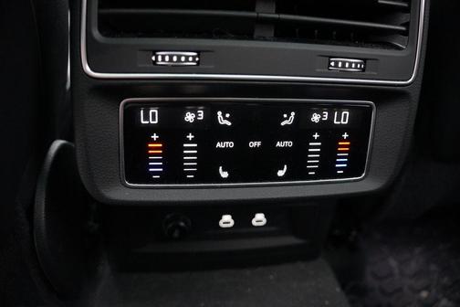 Samurai Gray Metallic 2023 Audi Q7 55 Prestige