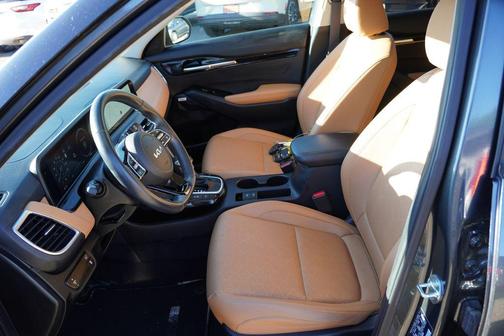 Gravity Gray 2024 Kia Seltos SX