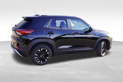 Mosaic Black Metallic 2023 Chevrolet Trailblazer LT