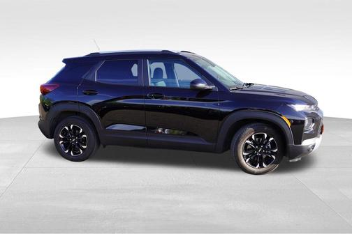 Mosaic Black Metallic 2023 Chevrolet Trailblazer LT