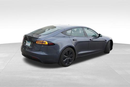 2022 Tesla Model S Base