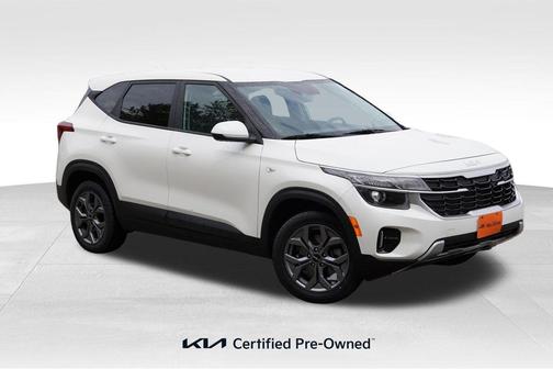 Snow White Pearl 2024 Kia Seltos LX