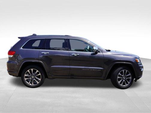 Granite Crystal Clearcoat Metallic 2018 Jeep Grand Cherokee Overland