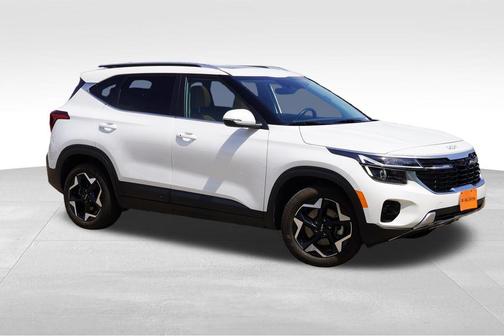 Snow White Pearl 2024 Kia Seltos EX