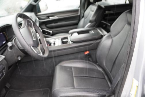 Silver Zynith 2024 Jeep Wagoneer Series II