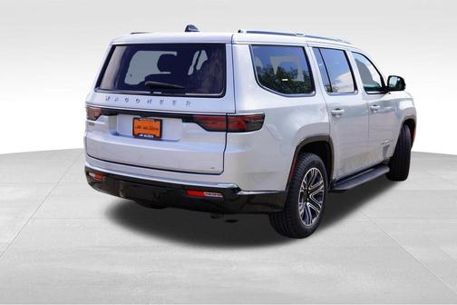 Silver Zynith 2024 Jeep Wagoneer Series II