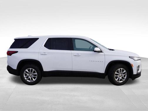 Summit White 2023 Chevrolet Traverse LS