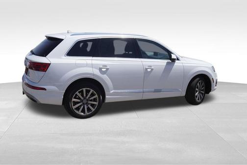 2019 Audi Q7 55 Premium Plus