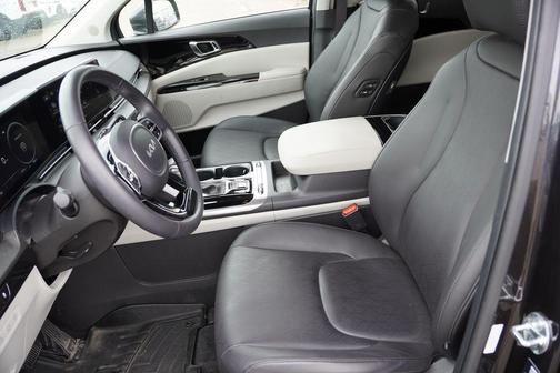Metal 2024 Kia Carnival SX