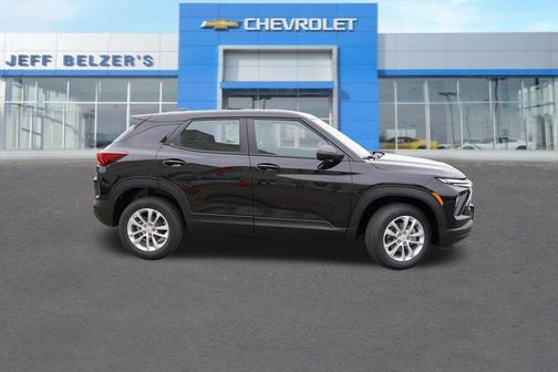 Mosaic Black Metallic 2026 Chevrolet Trailblazer LS