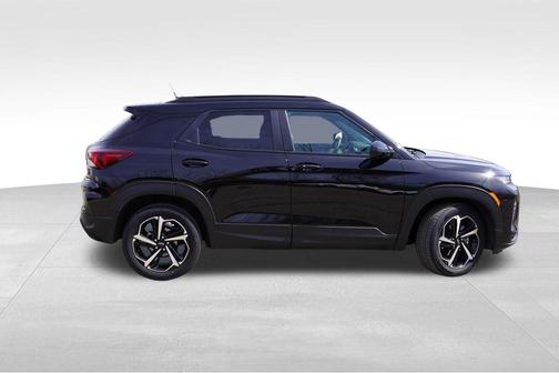 Mosaic Black Metallic 2023 Chevrolet Trailblazer RS