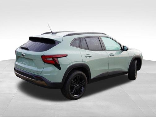 Green 2024 Chevrolet Trax ACTIV