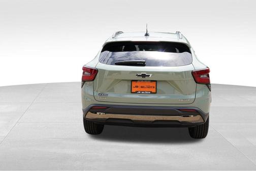 Green 2024 Chevrolet Trax ACTIV