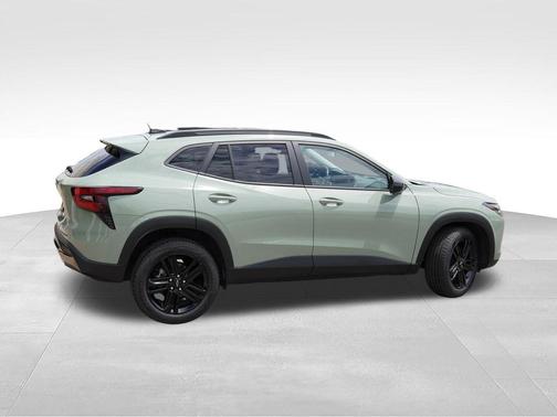 Green 2024 Chevrolet Trax ACTIV