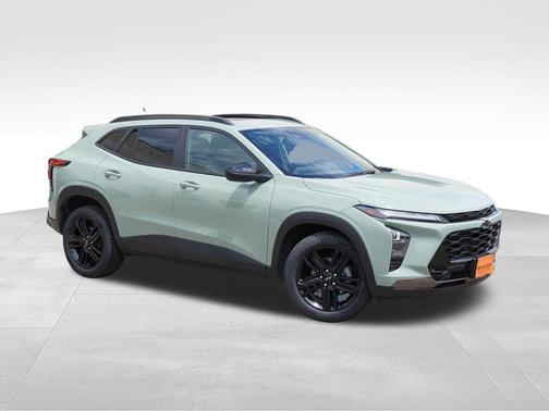 Green 2024 Chevrolet Trax ACTIV