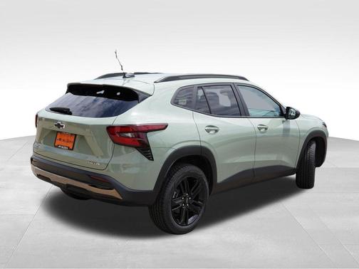 Green 2024 Chevrolet Trax ACTIV