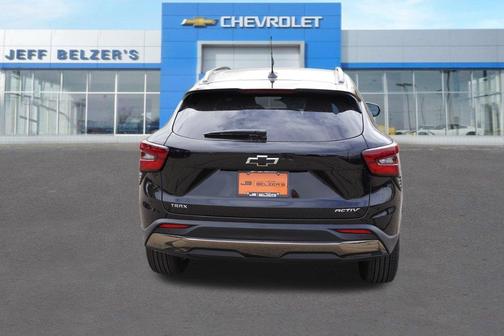 Mosaic Black Metallic 2026 Chevrolet Trax ACTIV