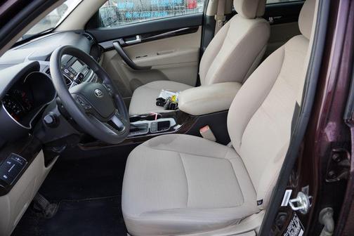 Dark Cherry 2015 Kia Sorento LX