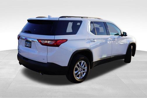 Summit White 2021 Chevrolet Traverse LT Cloth