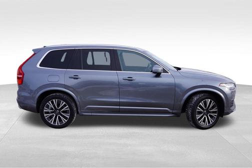 2020 Volvo XC90 T5 Momentum 7 Passenger