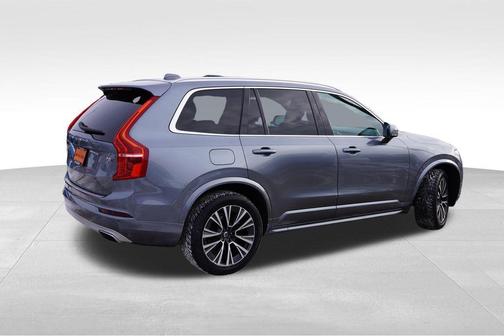 2020 Volvo XC90 T5 Momentum 7 Passenger
