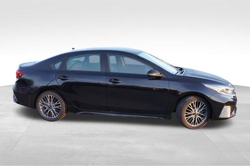 Aurora Black Pearl 2024 Kia Forte GT-Line