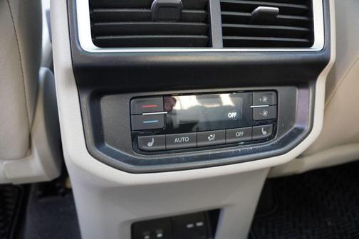 Opal White Pearl Effect 2025 Volkswagen Atlas 2.0T SEL Premium R-Line