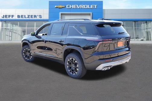 Mosaic Black Metallic 2027 Chevrolet Traverse Z71
