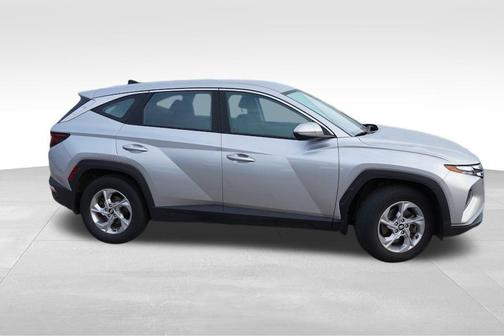 2022 Hyundai TUCSON SE