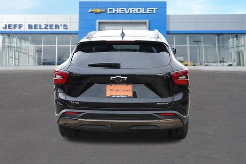 Mosaic Black Metallic 2026 Chevrolet Trax ACTIV