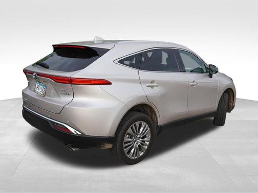 Titanium Glow 2022 Toyota Venza XLE