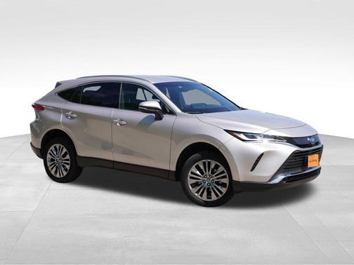 Titanium Glow 2022 Toyota Venza XLE