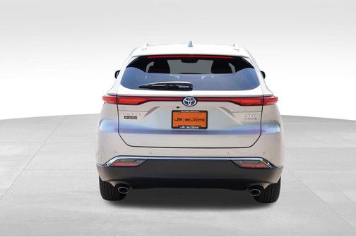 Titanium Glow 2022 Toyota Venza XLE