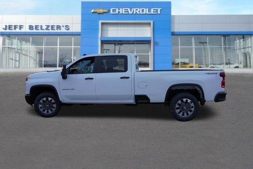 Summit White 2026 Chevrolet Silverado 2500 Custom