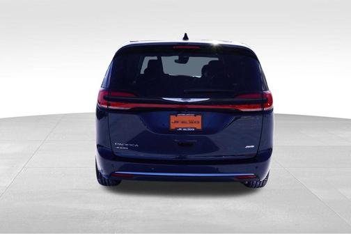 2024 Chrysler Pacifica Touring-L