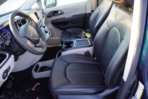 2024 Chrysler Pacifica Touring-L