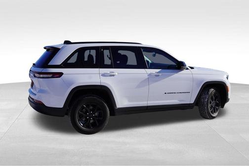2024 Jeep Grand Cherokee Laredo