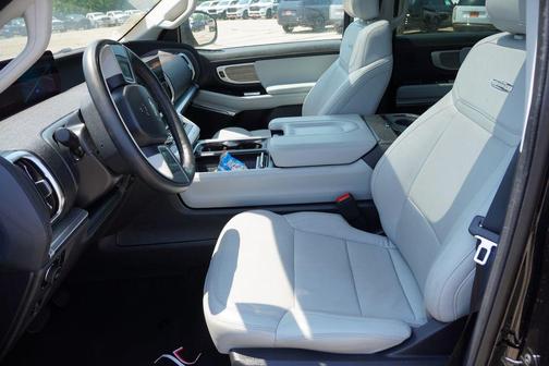 Black Metallic 2025 Ford Expedition Platinum