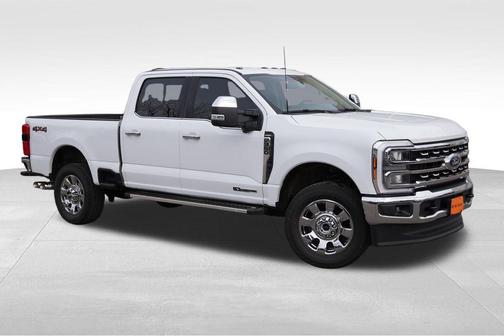 Oxford White 2026 Ford F-350 Lariat Super Duty