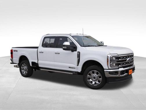 Oxford White 2026 Ford F-350 Lariat Super Duty