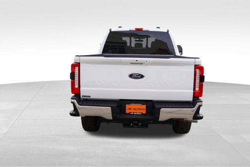Oxford White 2026 Ford F-350 Lariat Super Duty