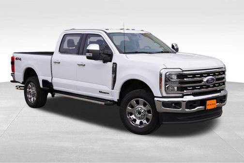 Oxford White 2026 Ford F-350 Lariat Super Duty